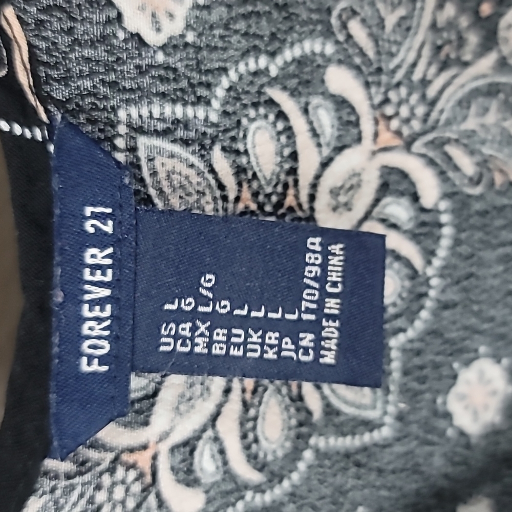 Romper - Picture 3 of 4